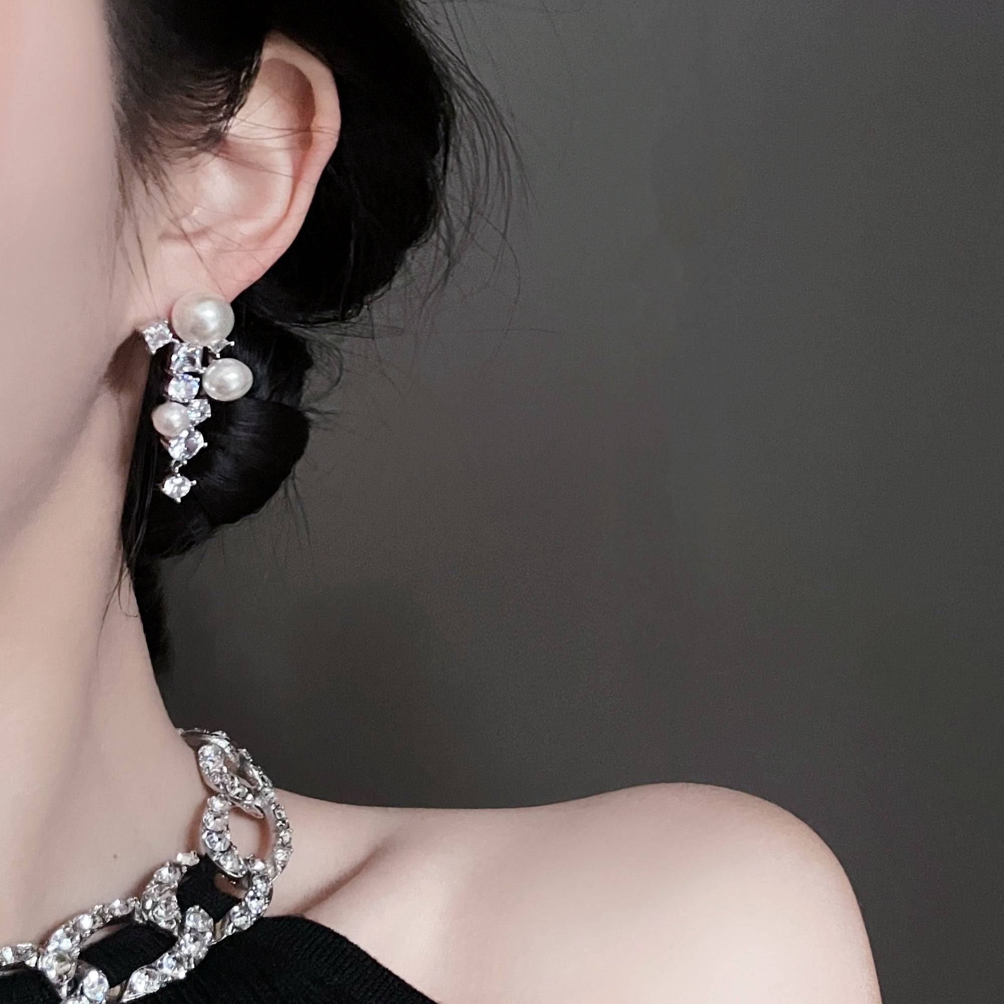 Pendientes colgantes de perlas y cristal con diseño de uva