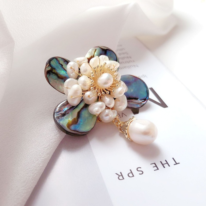 Pearl Brooches Flower Pins for Women Girls White Pin Dress Clips