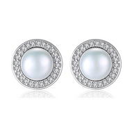 Freshwater Cultured Pearl and Diamond Stud Earrings in Sterling Silver（8-9mm）
