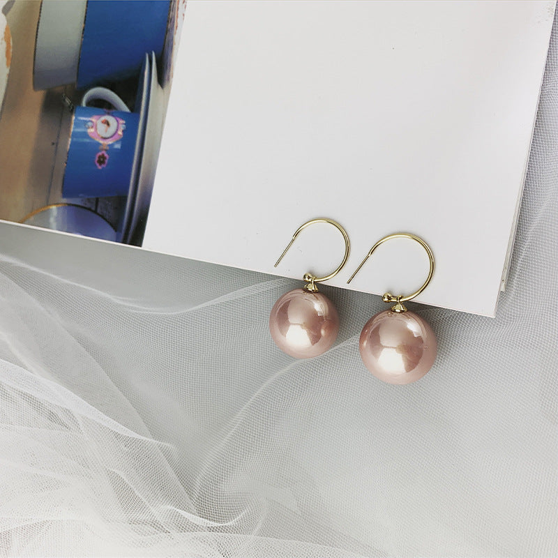 of pearl earrings