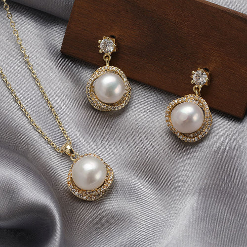 Süßwasserperlen-Ohrringe und -Halskette im Set, 14 Karat Gold über Sterlingsilber (Perlengröße 11,5–12 mm)