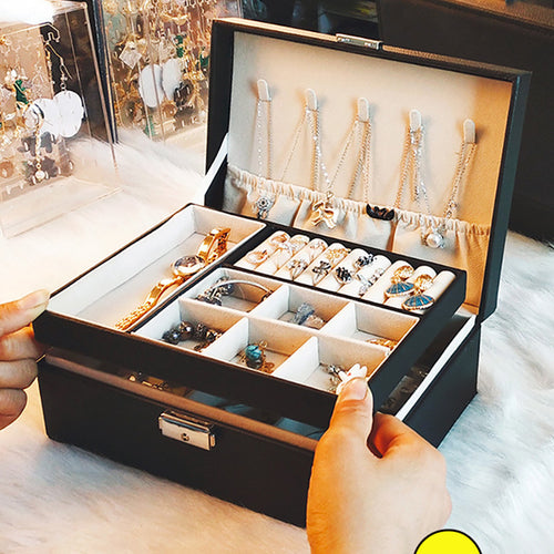 Doppelschichtige Mini-Schmuckschatulle für Ohrstecker und Ringe, nützlicher Make-up-Organizer, tragbare Reise-Schmuckschatulle aus PU