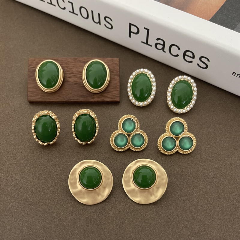 Amazon.com: Jade earrings for women 14k gold emerald earrings jade earrings  for women genuine dangle japanese jade earrings vintage jade earrings for  women gift unisex jade earrings (Flower) : Home & Kitchen