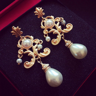 Vintage Style Pearl Dangle Drop Earrings for Women in 14K Gold Over Sterling Silver（13mm）