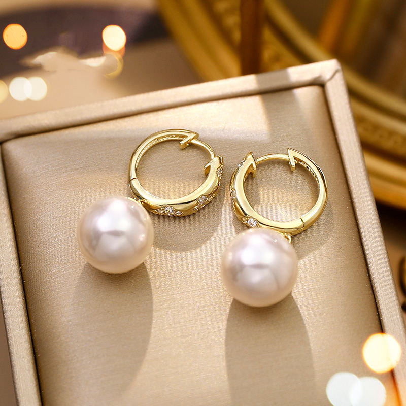 Emanuele Bicocchi drop-pearl huggie hoop earring - Gold