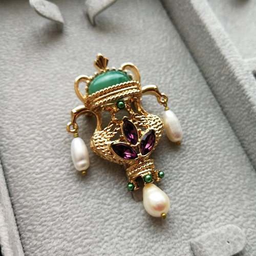 Royal Style Freshwater Pearl Brooch Pin Vintage Jewelry hugetomato jewelry