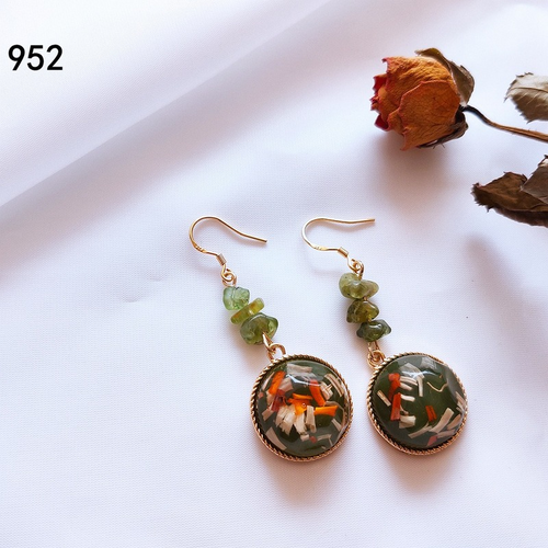 Vintage Style Craftwork Earrings Oil Paint Drop Earrings with Silver Pin