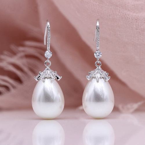 Pendientes de perlas de gota de agua | Pendientes colgantes de perlas | Aretes de perlas y diamantes para mujer con plata de ley (13 mm)