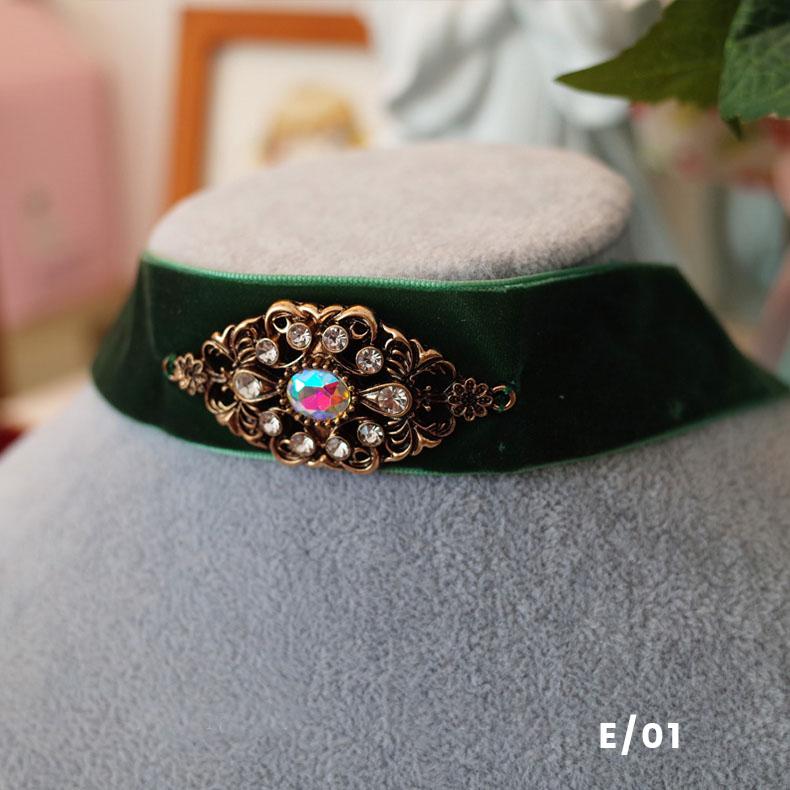 Vintage leather choker necklace discount