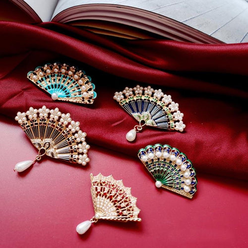 vintage fan brooch