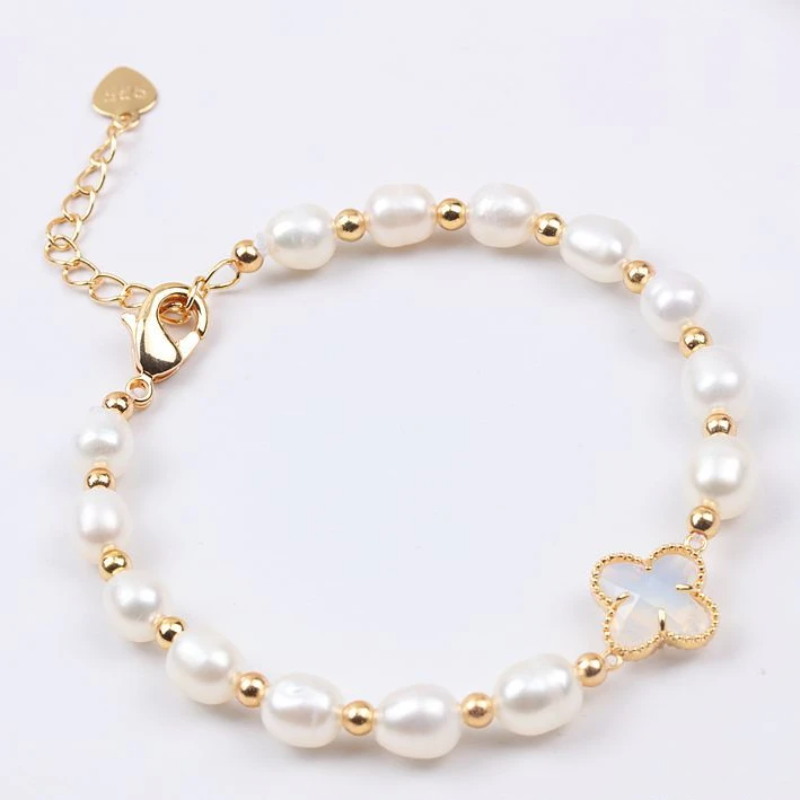 Four-Leaf Clover Beaded Bracelet Gold